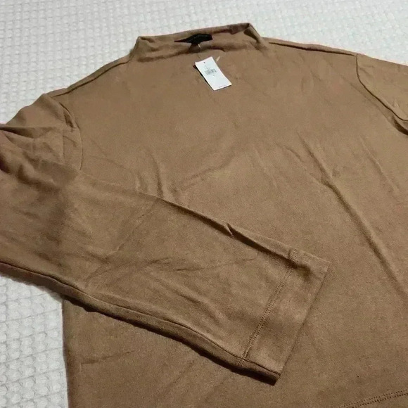 Banana Republic Soft Luxe Boxy T-Shirt - Picture 4 of 5